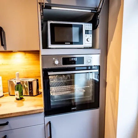 003 - Monument - 1 Bedroom - 2 Beds - Large Living Dining *