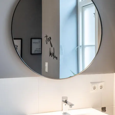 003 - Monument - 1 Bedroom - 2 Beds - Large Living Dining Διαμέρισμα *
